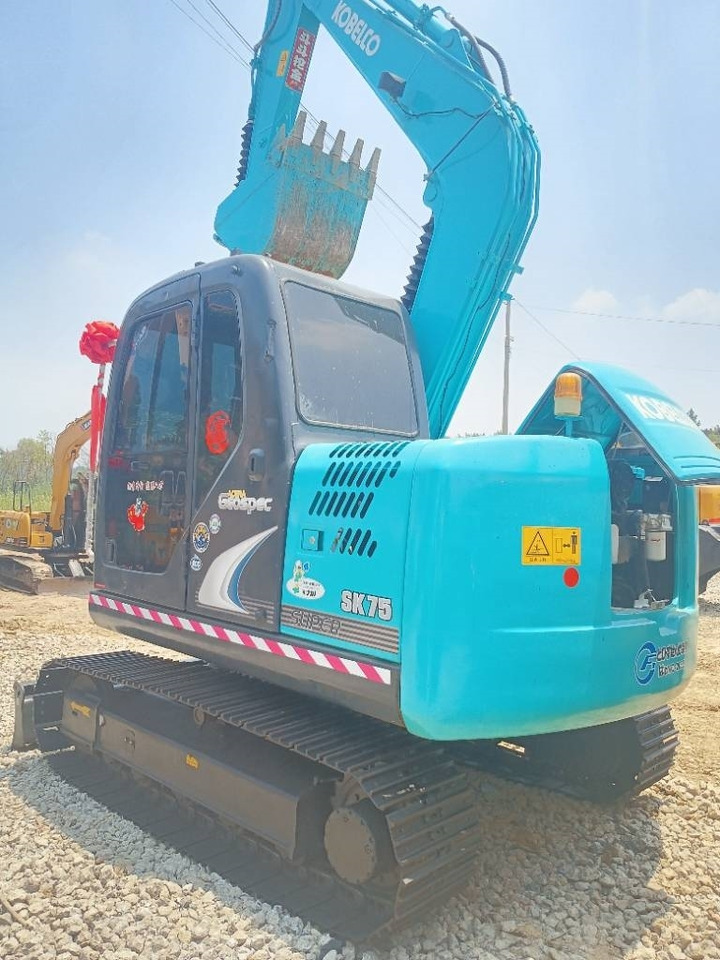 Kobelco sk75-8 - Ekskavator perayap: gambar 3 Kobelco sk75-8 - Ekskavator perayap: gambar 3