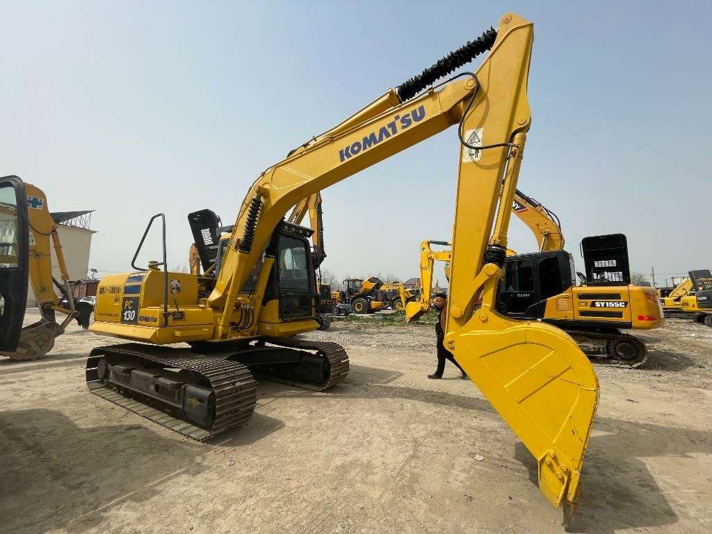 Komatsu PC 130 - Ekskavator perayap: gambar 2 Komatsu PC 130 - Ekskavator perayap: gambar 2
