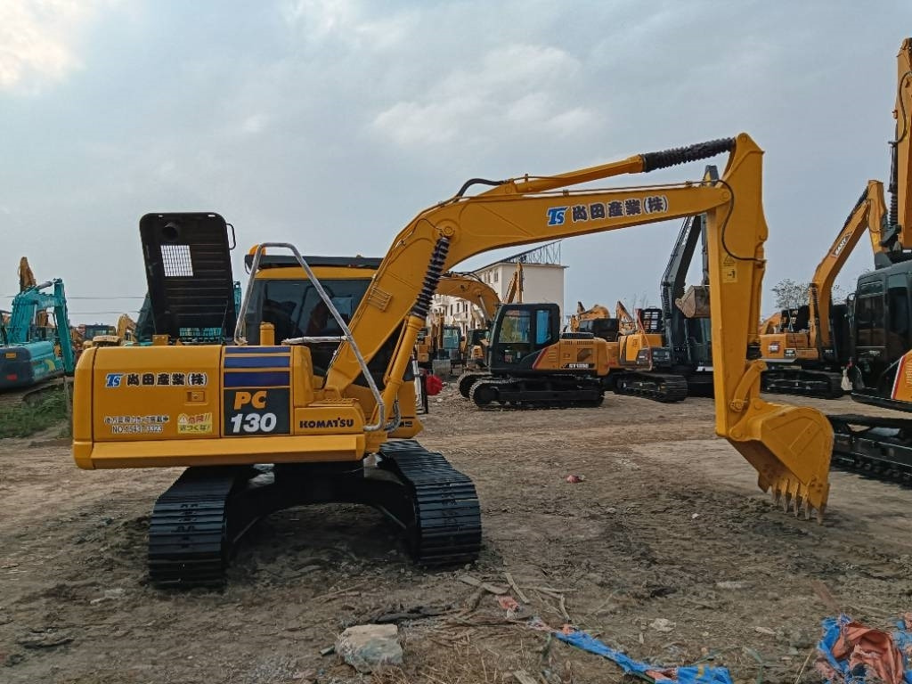 Komatsu PC 130 - Ekskavator perayap: gambar 3 Komatsu PC 130 - Ekskavator perayap: gambar 3