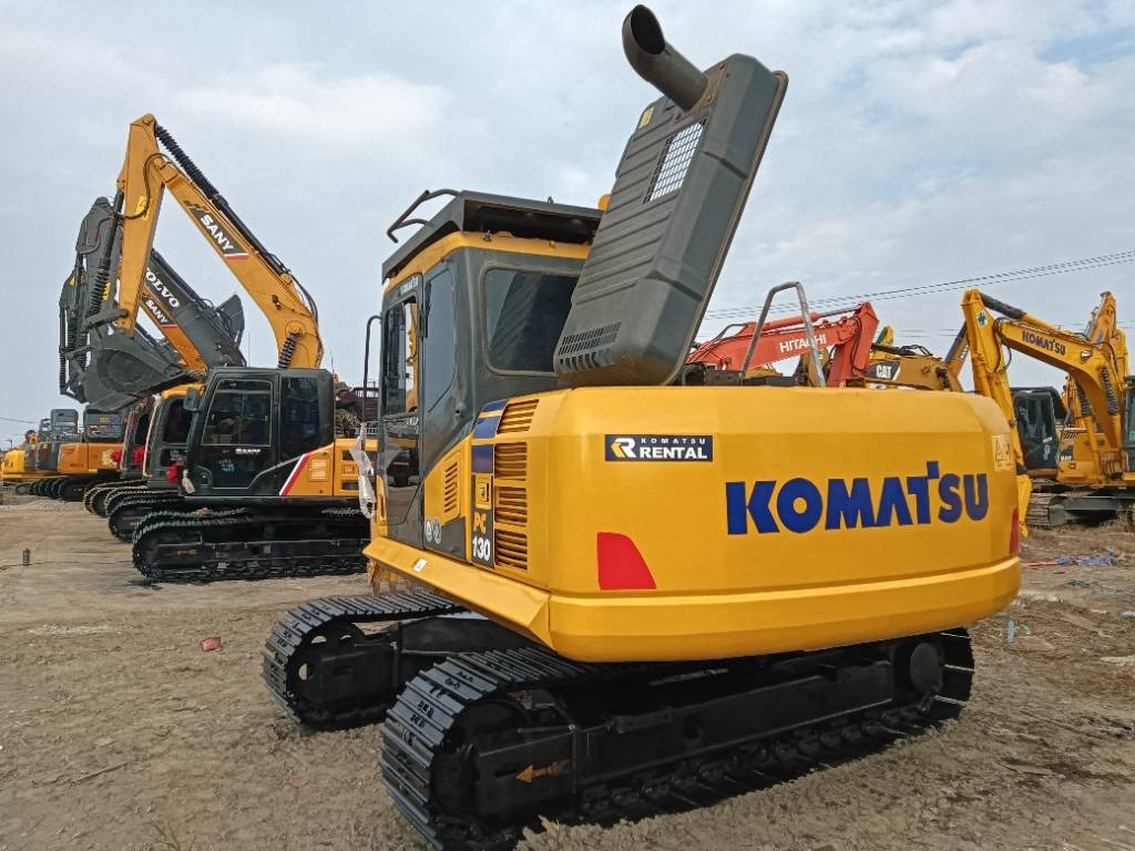 Komatsu PC 130 - Ekskavator perayap: gambar 1 Komatsu PC 130 - Ekskavator perayap: gambar 1