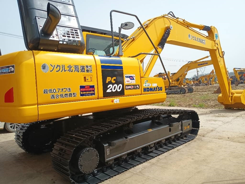 Komatsu PC 200 - Ekskavator perayap: gambar 1 Komatsu PC 200 - Ekskavator perayap: gambar 1