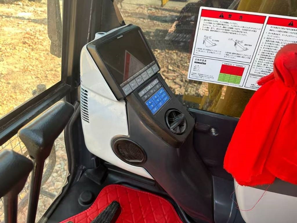 Ekskavator perayap Komatsu PC 240: gambar 6