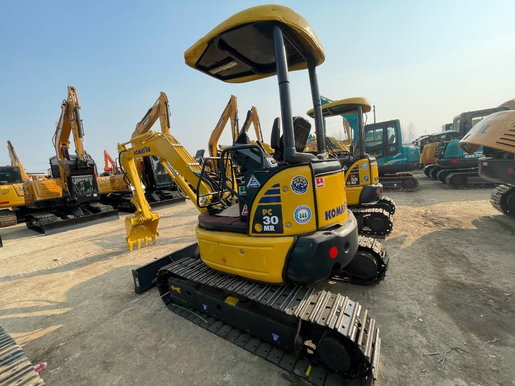 Komatsu PC 30 - Ekskavator perayap: gambar 2 Komatsu PC 30 - Ekskavator perayap: gambar 2
