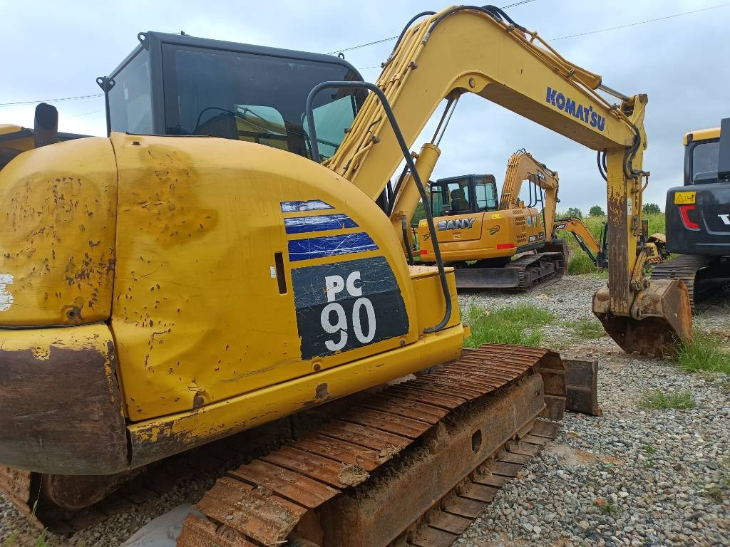 Ekskavator perayap baru Komatsu PC 90: gambar 1