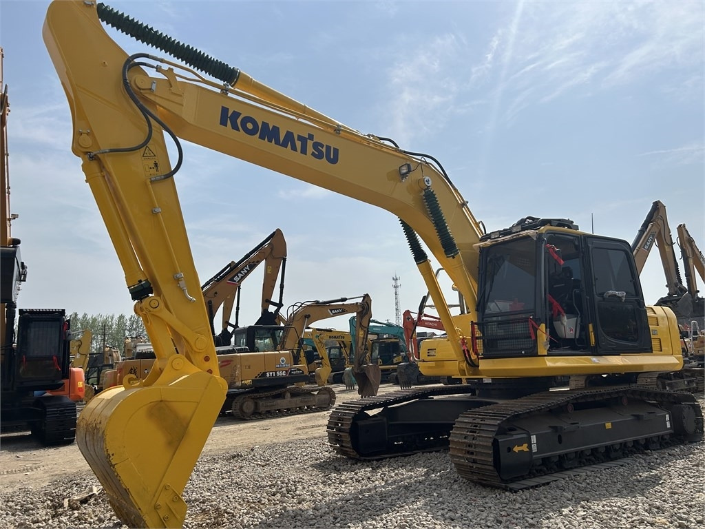 Komatsu PC240 - Ekskavator perayap: gambar 1 Komatsu PC240 - Ekskavator perayap: gambar 1