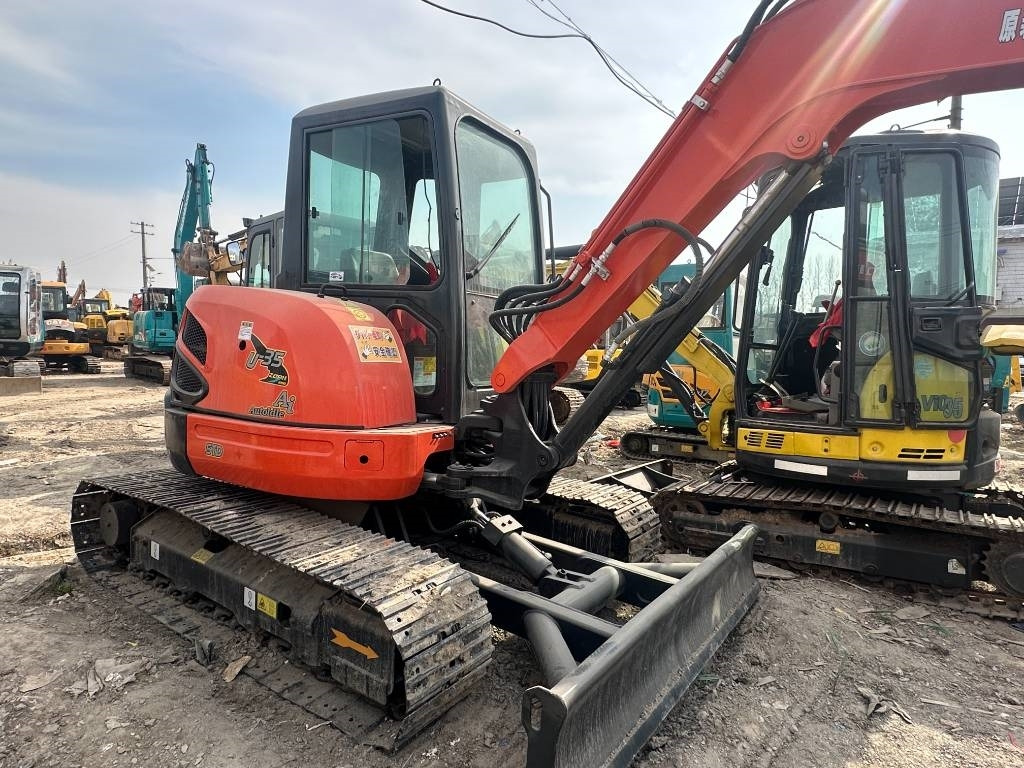 Kubota U 35 - Ekskavator mini: gambar 2 Kubota U 35 - Ekskavator mini: gambar 2