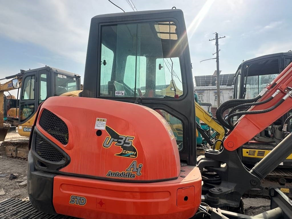 Kubota U 35 - Ekskavator perayap: gambar 4 Kubota U 35 - Ekskavator perayap: gambar 4