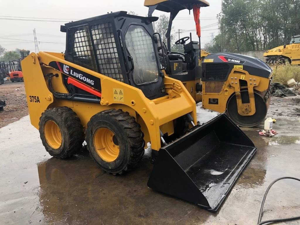 Liugong 375 B - Skid steer: gambar 2 Liugong 375 B - Skid steer: gambar 2