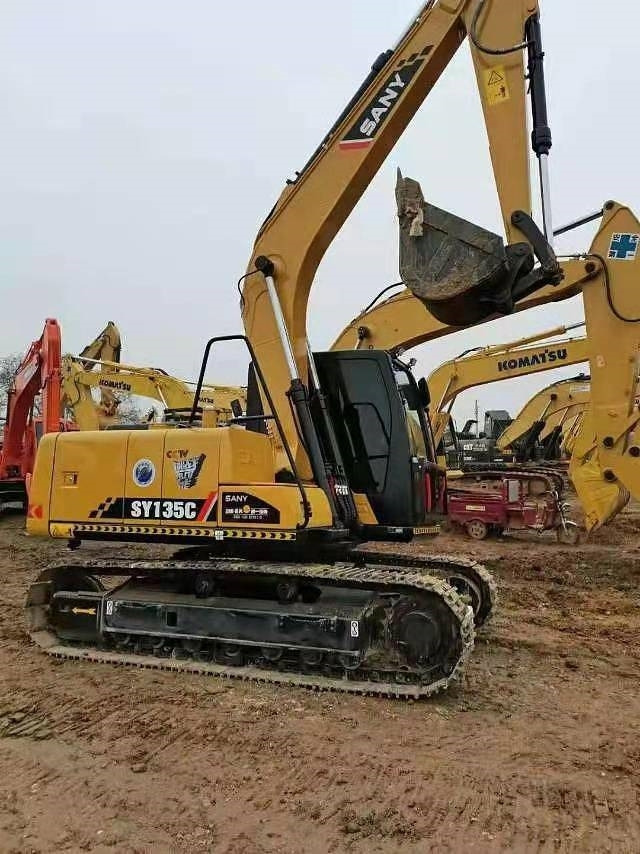 Sany 135C - Ekskavator perayap: gambar 1 Sany 135C - Ekskavator perayap: gambar 1