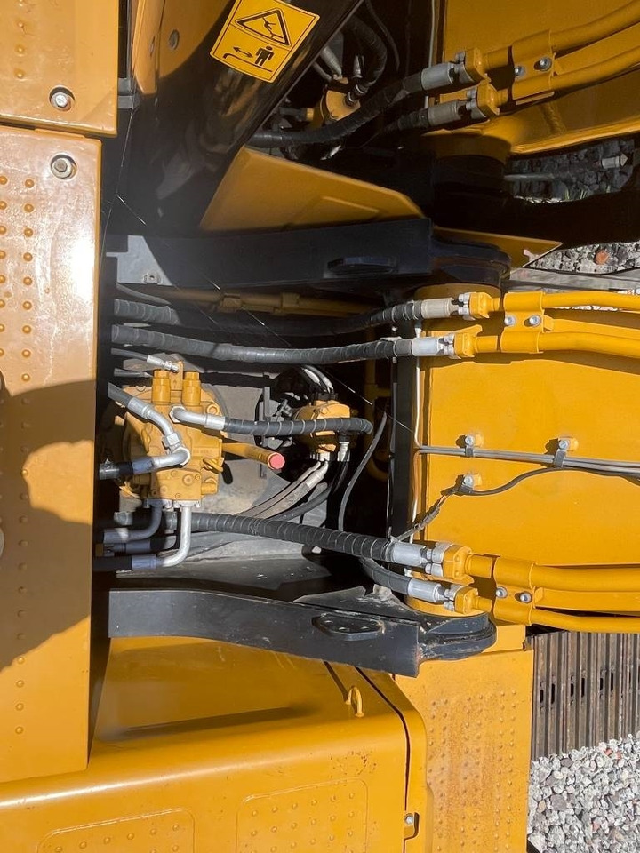 Sany 245h - Ekskavator perayap: gambar 5 Sany 245h - Ekskavator perayap: gambar 5