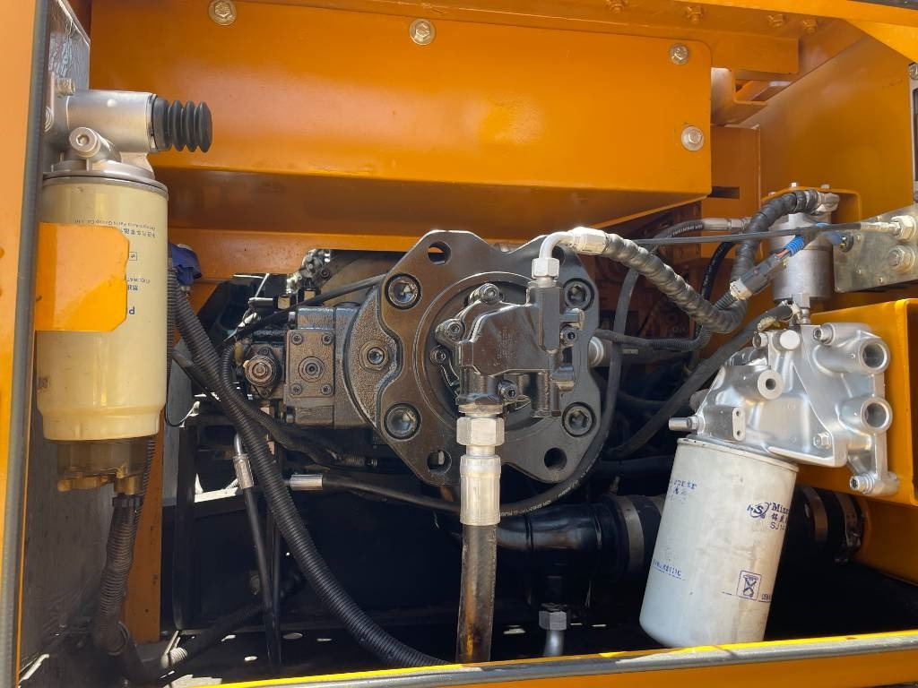 Sany SY 215 C - Ekskavator perayap: gambar 3 Sany SY 215 C - Ekskavator perayap: gambar 3