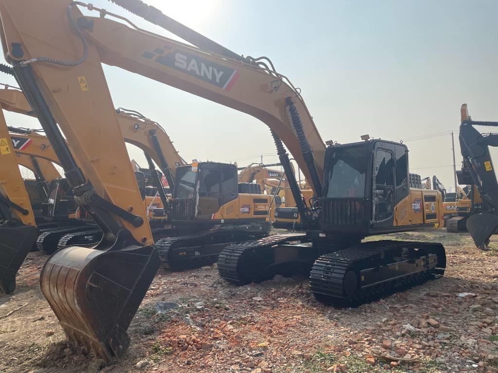 Sany SY 235 H - Ekskavator perayap: gambar 5 Sany SY 235 H - Ekskavator perayap: gambar 5