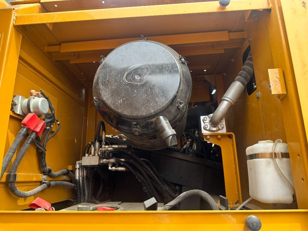 Sany SY 365 H - Ekskavator perayap: gambar 3 Sany SY 365 H - Ekskavator perayap: gambar 3