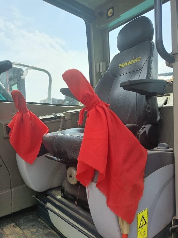 Sunward SWE 90 - Ekskavator mini: gambar 4 Sunward SWE 90 - Ekskavator mini: gambar 4