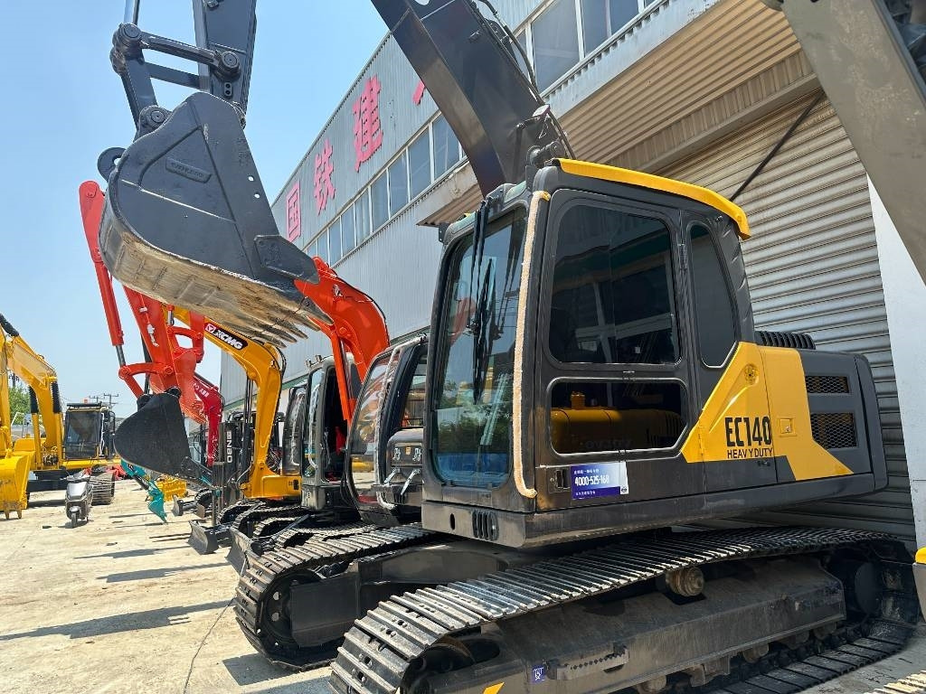 Volvo EC 140 - Ekskavator perayap: gambar 1 Volvo EC 140 - Ekskavator perayap: gambar 1
