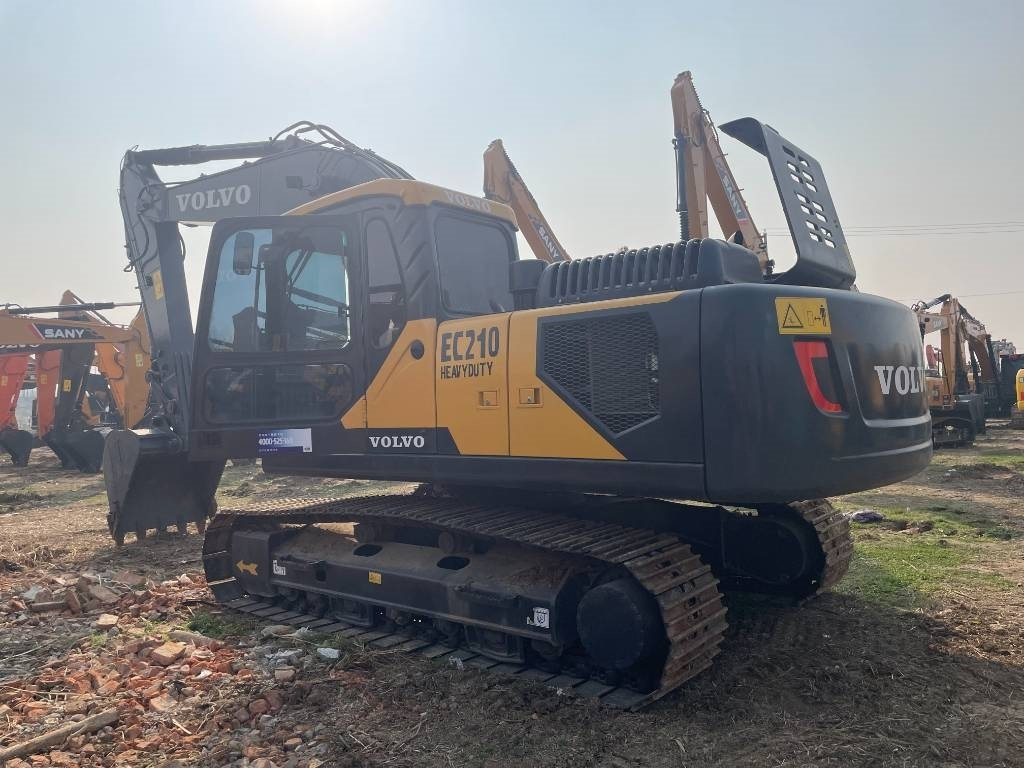 Ekskavator perayap baru Volvo EC 210: gambar 8