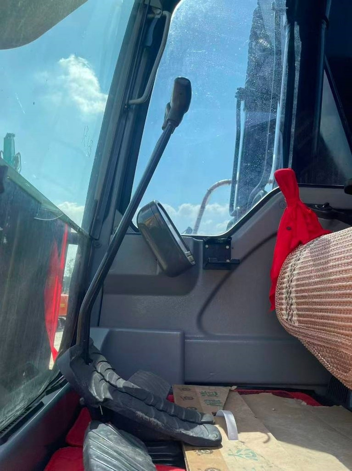 Volvo EC 240 - Ekskavator perayap: gambar 5 Volvo EC 240 - Ekskavator perayap: gambar 5