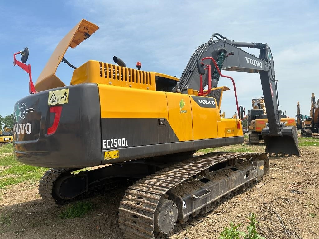 Volvo EC 250 D - Ekskavator perayap: gambar 5 Volvo EC 250 D - Ekskavator perayap: gambar 5