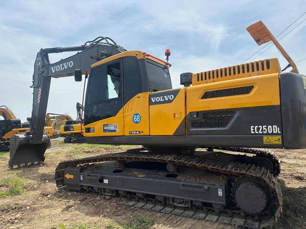 Volvo EC 250 D L - Ekskavator perayap: gambar 1 Volvo EC 250 D L - Ekskavator perayap: gambar 1