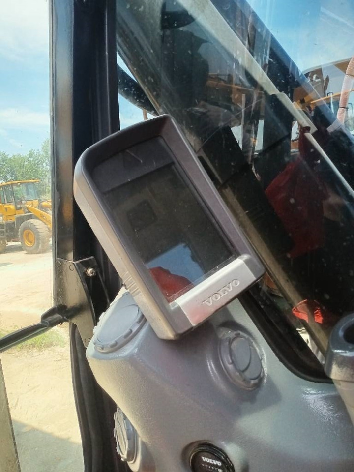 Volvo EC 480 D - Ekskavator perayap: gambar 4 Volvo EC 480 D - Ekskavator perayap: gambar 4