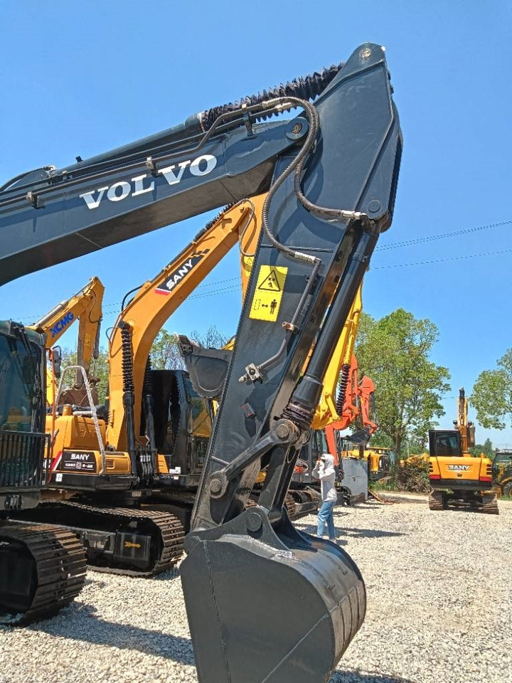 Volvo EC140 - Ekskavator perayap: gambar 2 Volvo EC140 - Ekskavator perayap: gambar 2