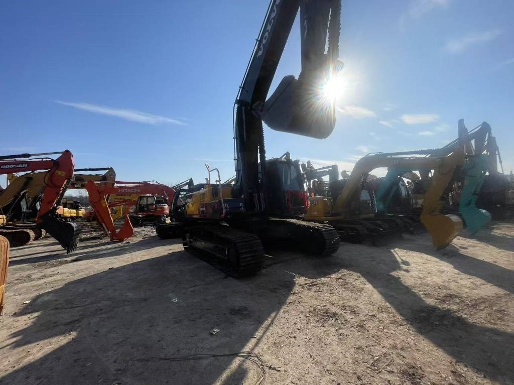 Volvo EC300 - Ekskavator perayap: gambar 3 Volvo EC300 - Ekskavator perayap: gambar 3