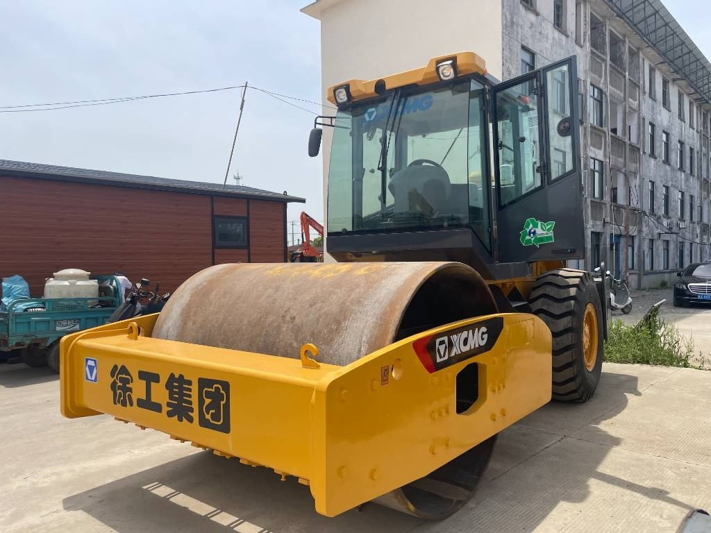 Pemadat XCMG XS 223 J: gambar 8