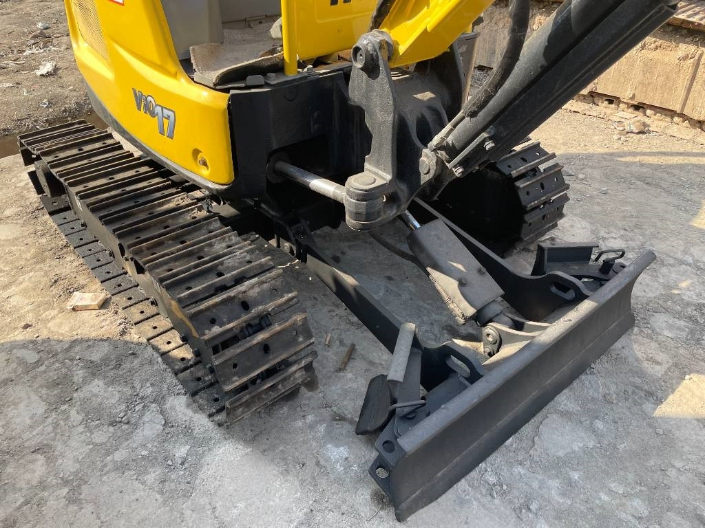 Yanmar Vio 17 - Ekskavator mini: gambar 4 Yanmar Vio 17 - Ekskavator mini: gambar 4