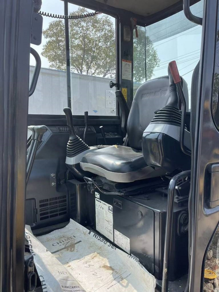 Yanmar Vio 35 - Ekskavator mini: gambar 2 Yanmar Vio 35 - Ekskavator mini: gambar 2