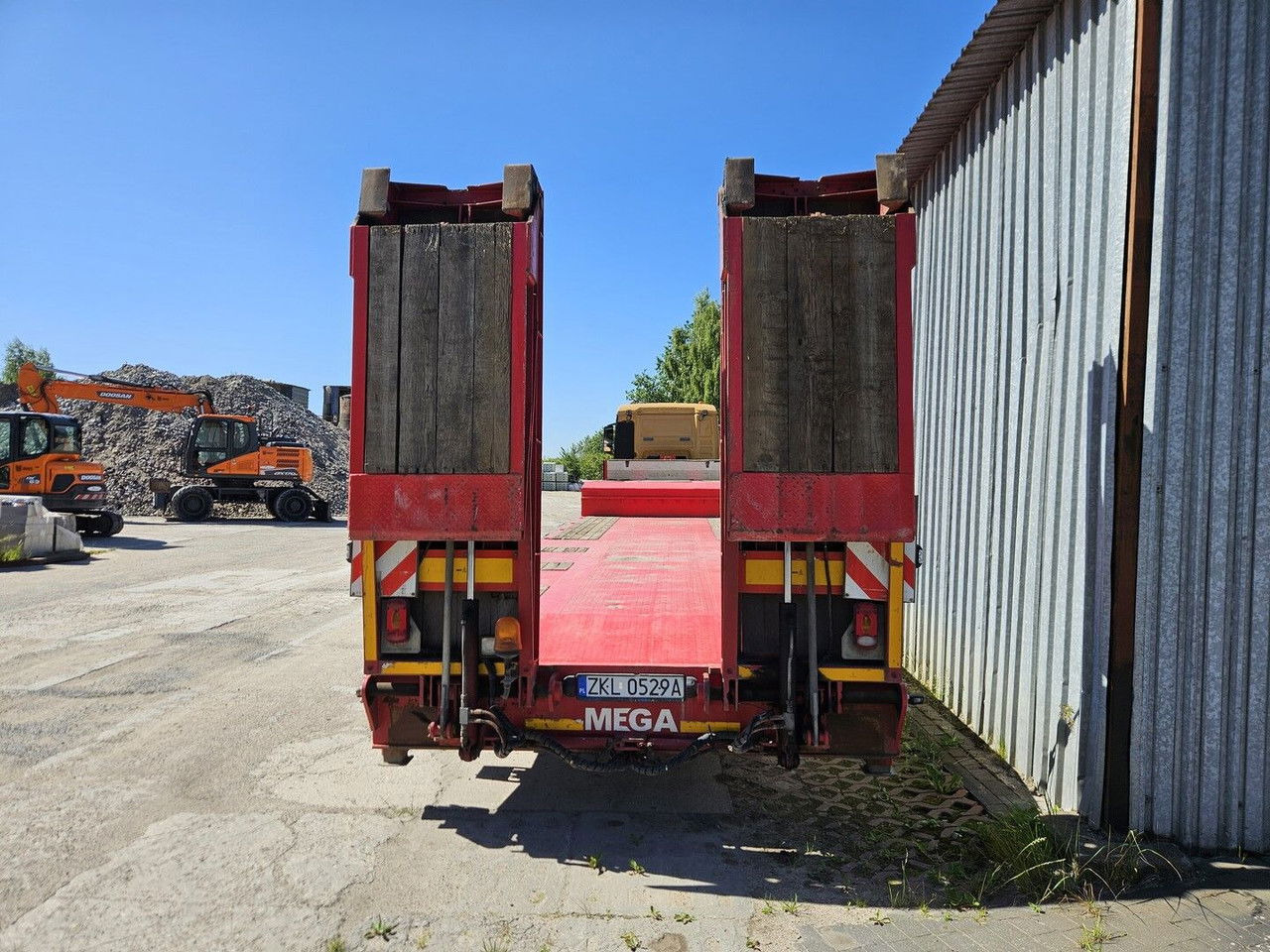 Mega MNN - Semi-trailer low bed: gambar 3 Mega MNN - Semi-trailer low bed: gambar 3