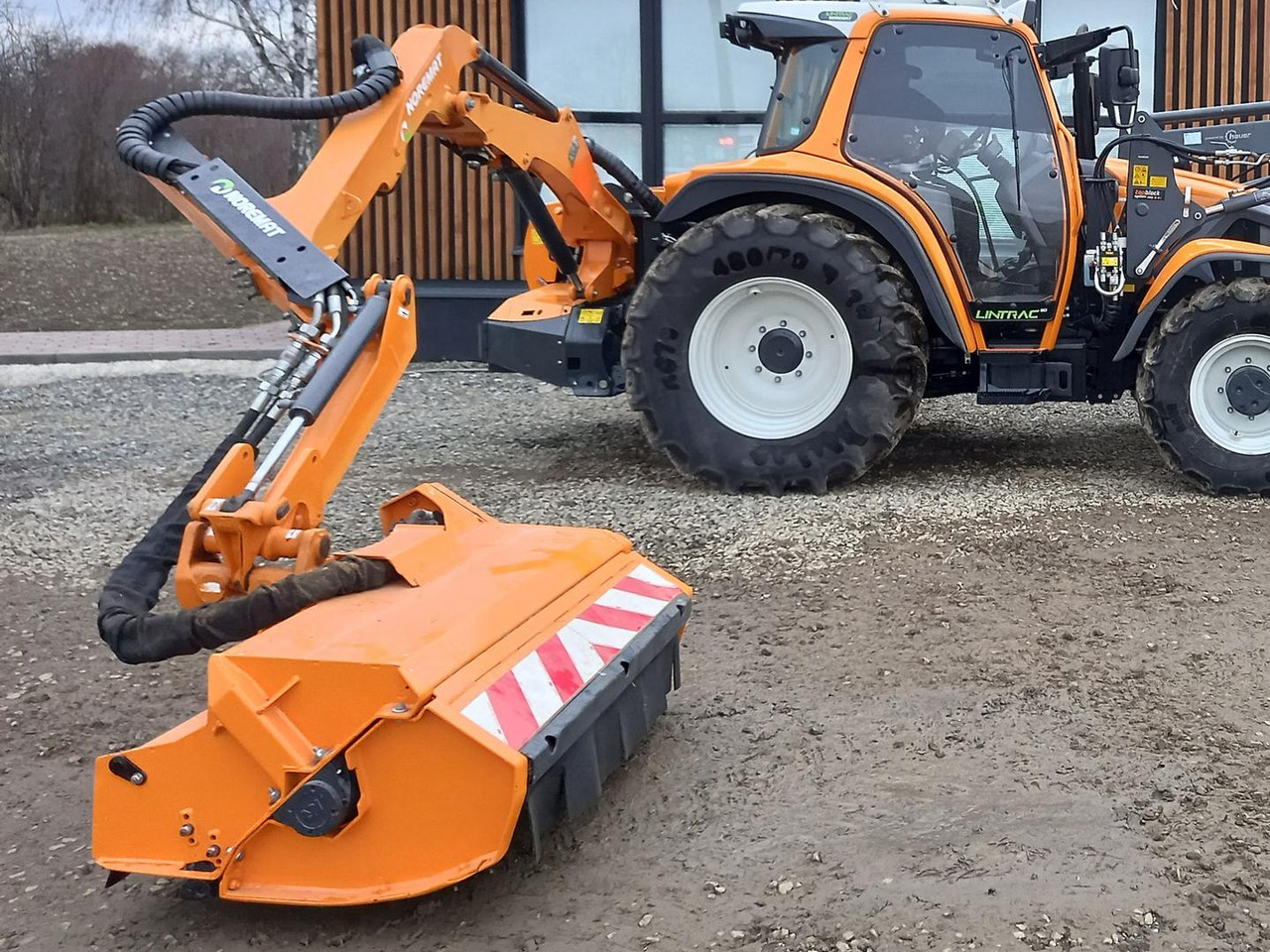 Traktor Lintrac Linder, Perkins, 90: gambar 7