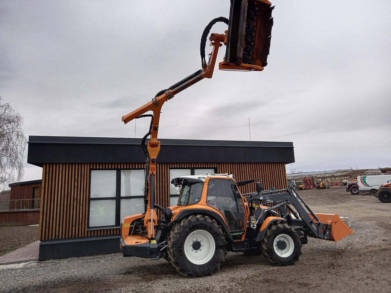 Traktor Lintrac Linder, Perkins, 90: gambar 12