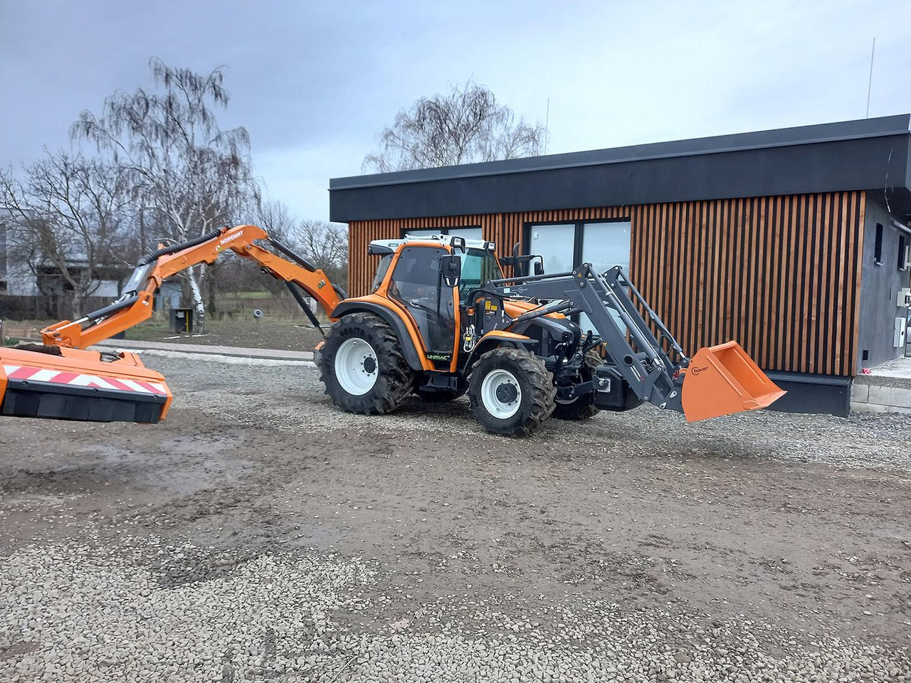 Traktor Lintrac Linder, Perkins, 90: gambar 11