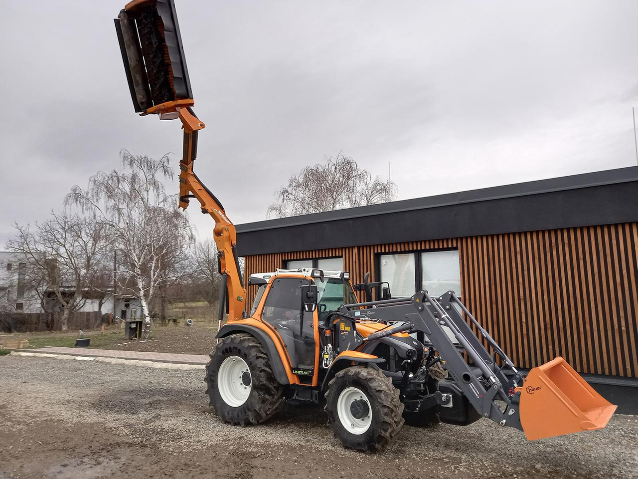 Traktor Lintrac Linder, Perkins, 90: gambar 20