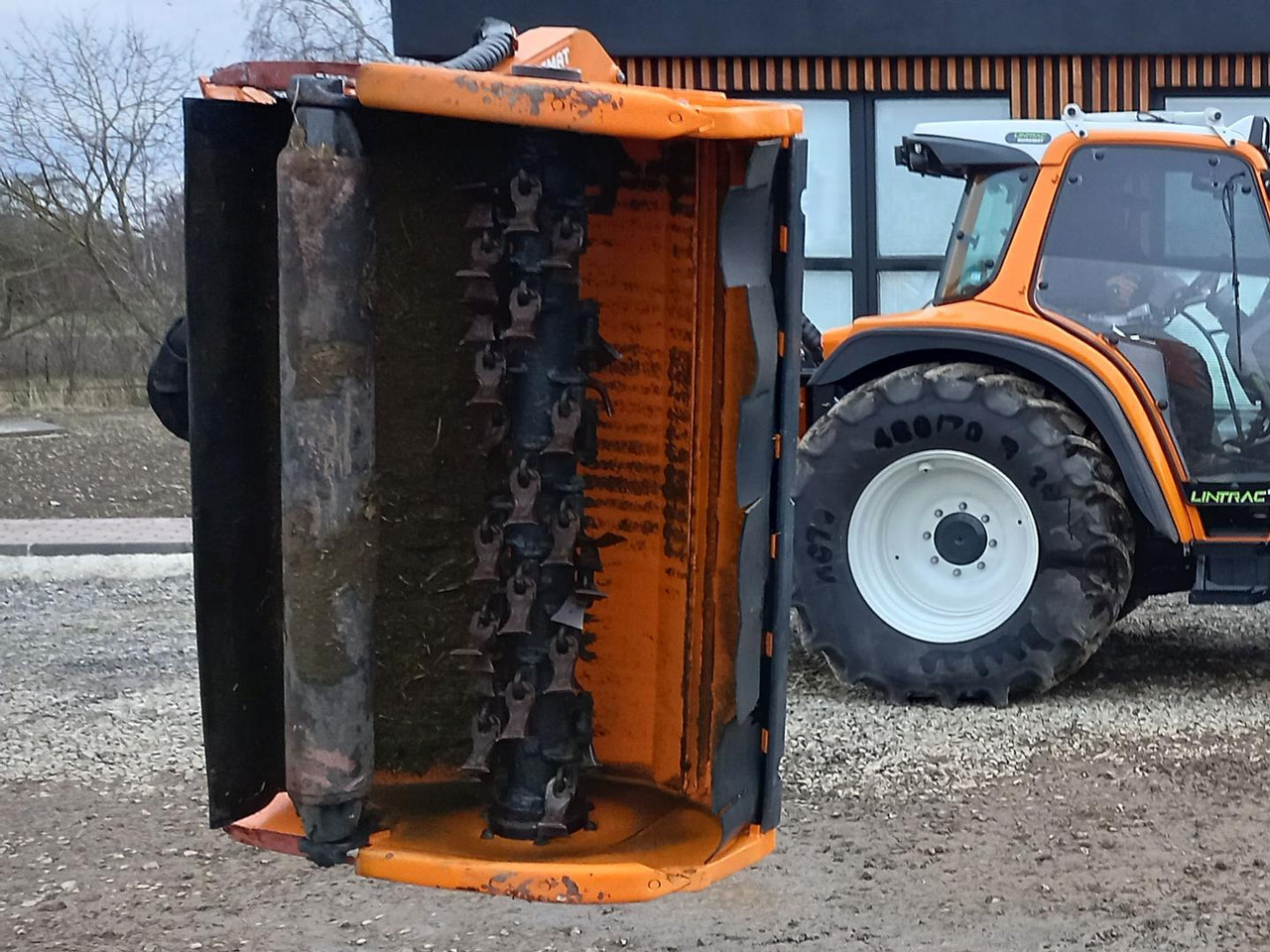 Traktor Lintrac Linder, Perkins, 90: gambar 8