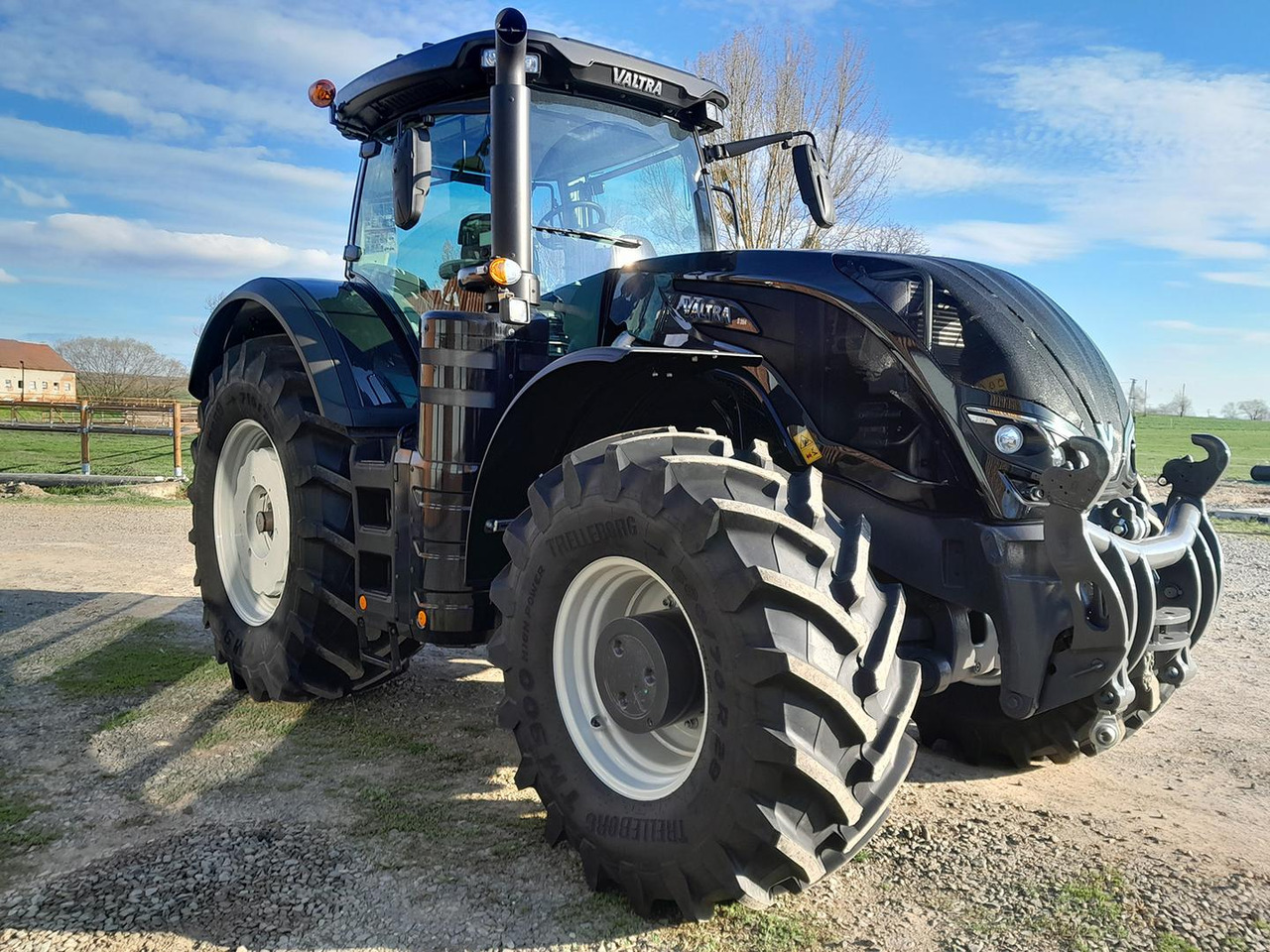 Valtra S, 394, MR 19 - Traktor: gambar 1 Valtra S, 394, MR 19 - Traktor: gambar 1