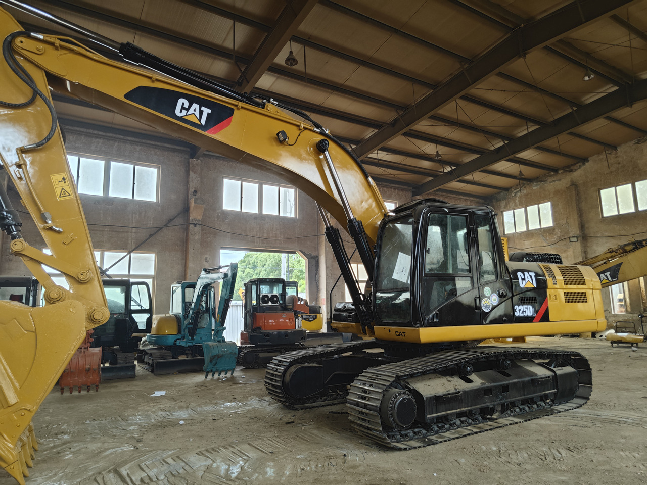 CATERPILLAR 325D - Derek bergerak: gambar 1 CATERPILLAR 325D - Derek bergerak: gambar 1
