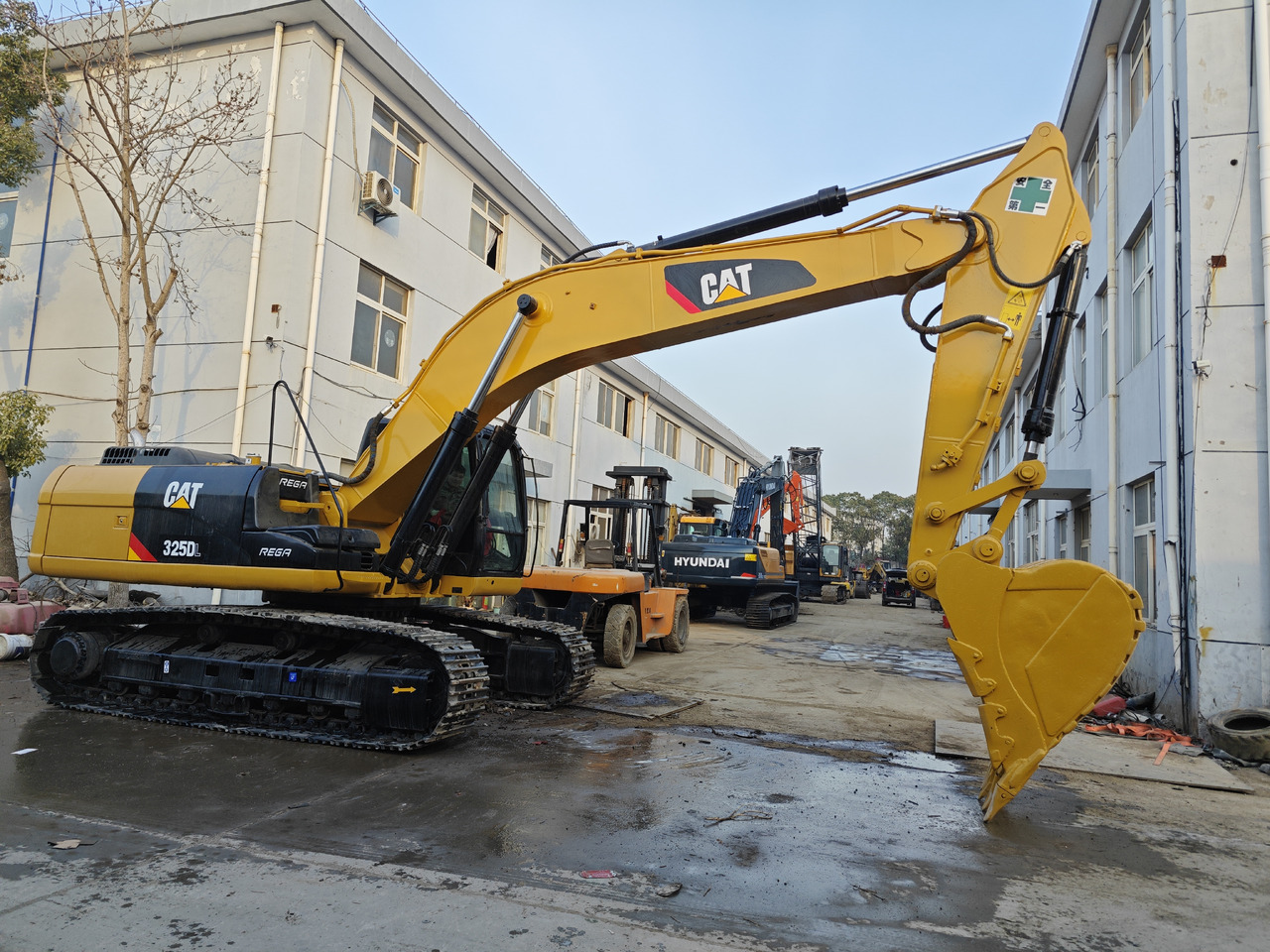 CATERPILLAR 325D used excavator 325C 325 - Ekskavator perayap: gambar 5 CATERPILLAR 325D used excavator 325C 325 - Ekskavator perayap: gambar 5