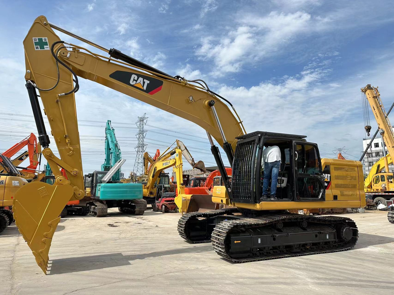 CATERPILLAR 330GC Used cat 330GC excavator - Ekskavator perayap: gambar 1 CATERPILLAR 330GC Used cat 330GC excavator - Ekskavator perayap: gambar 1