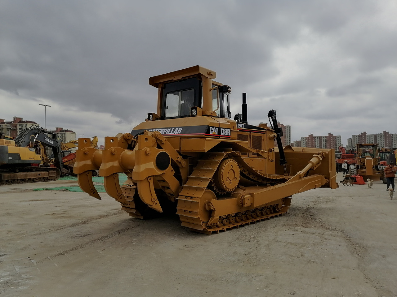 CATERPILLAR D8R - Bulldozer: gambar 4 CATERPILLAR D8R - Bulldozer: gambar 4