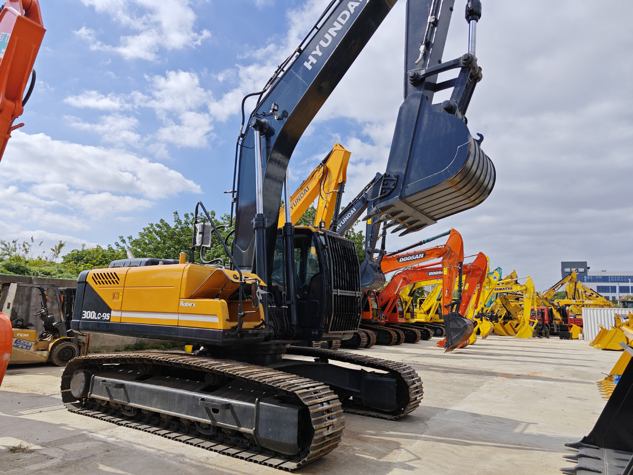 Hyundai 300LC-9S 300 - Ekskavator perayap: gambar 3 Hyundai 300LC-9S 300 - Ekskavator perayap: gambar 3