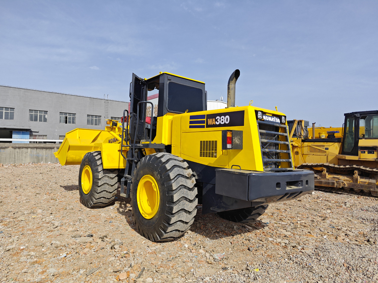 KOMATSU WA380 - Wheel loader: gambar 3 KOMATSU WA380 - Wheel loader: gambar 3