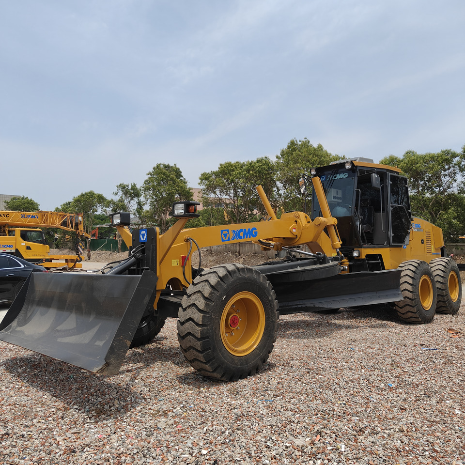 XCMG GR215 GR2153 Motor Grader with Blade - Grader: gambar 2 XCMG GR215 GR2153 Motor Grader with Blade - Grader: gambar 2