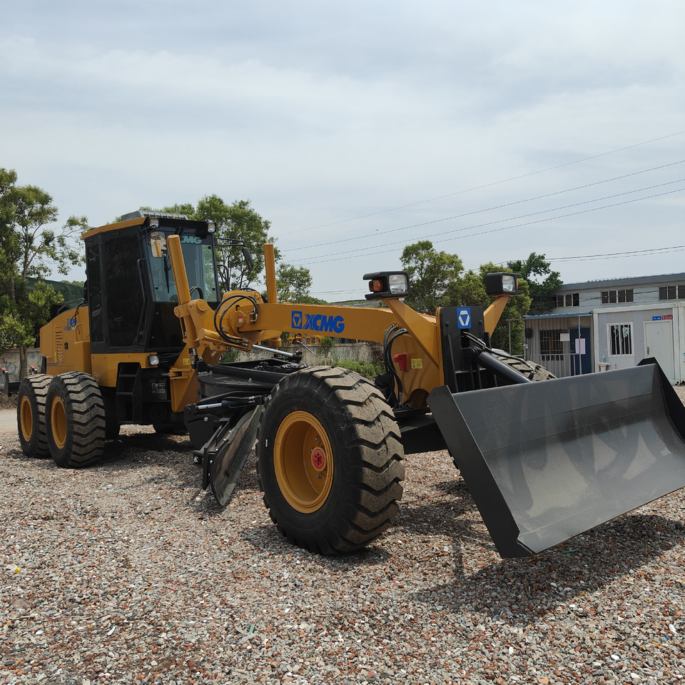 XCMG GR215 GR2153 Motor Grader with Blade - Grader: gambar 3 XCMG GR215 GR2153 Motor Grader with Blade - Grader: gambar 3