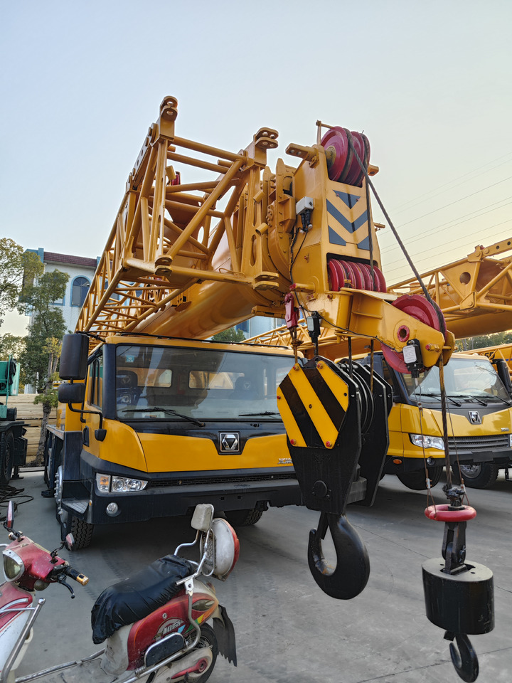 XCMG QY55KC used 55ton truck crane - Derek bergerak: gambar 2 XCMG QY55KC used 55ton truck crane - Derek bergerak: gambar 2
