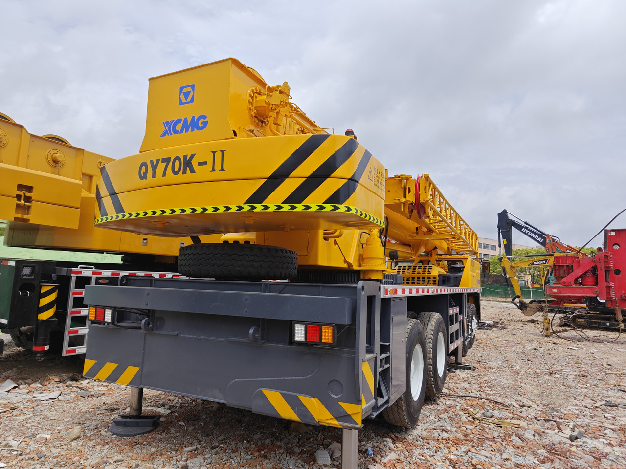 XCMG QY70K QY70KC XCT70 70T Used Truck Crane - Derek bergerak: gambar 4 XCMG QY70K QY70KC XCT70 70T Used Truck Crane - Derek bergerak: gambar 4