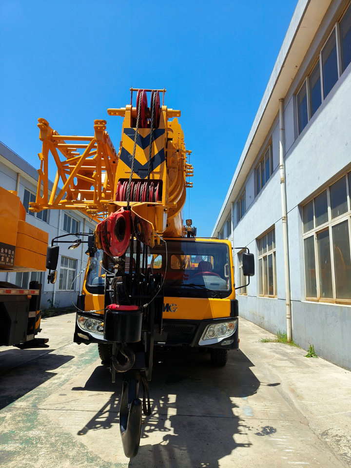 XCMG QY80K used xcmg truck crane - Derek bergerak: gambar 2 XCMG QY80K used xcmg truck crane - Derek bergerak: gambar 2