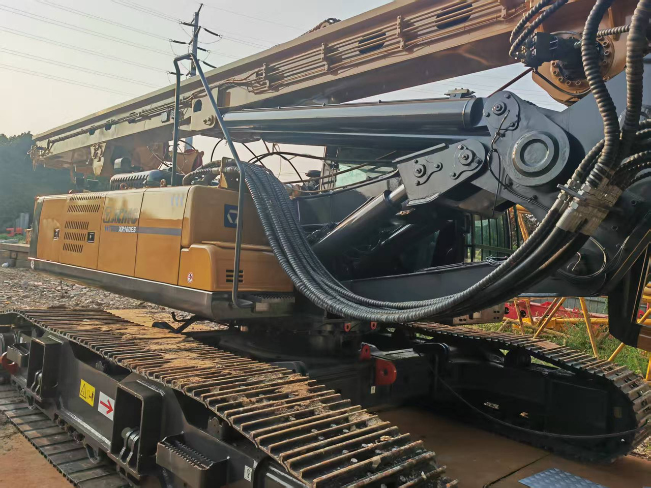 XCMG Rotary Drill XR160E XR160ES Crawler Drill Rig - Anjungan pengeboran: gambar 2 XCMG Rotary Drill XR160E XR160ES Crawler Drill Rig - Anjungan pengeboran: gambar 2