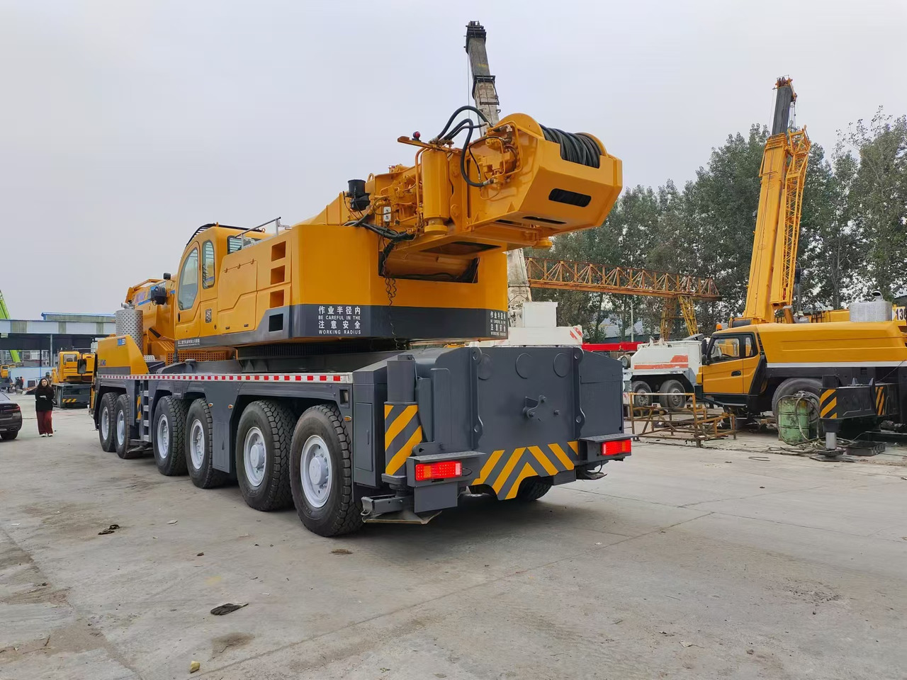 XCMG XCA260 260TON TRUCK CRANE - Derek bergerak: gambar 4 XCMG XCA260 260TON TRUCK CRANE - Derek bergerak: gambar 4