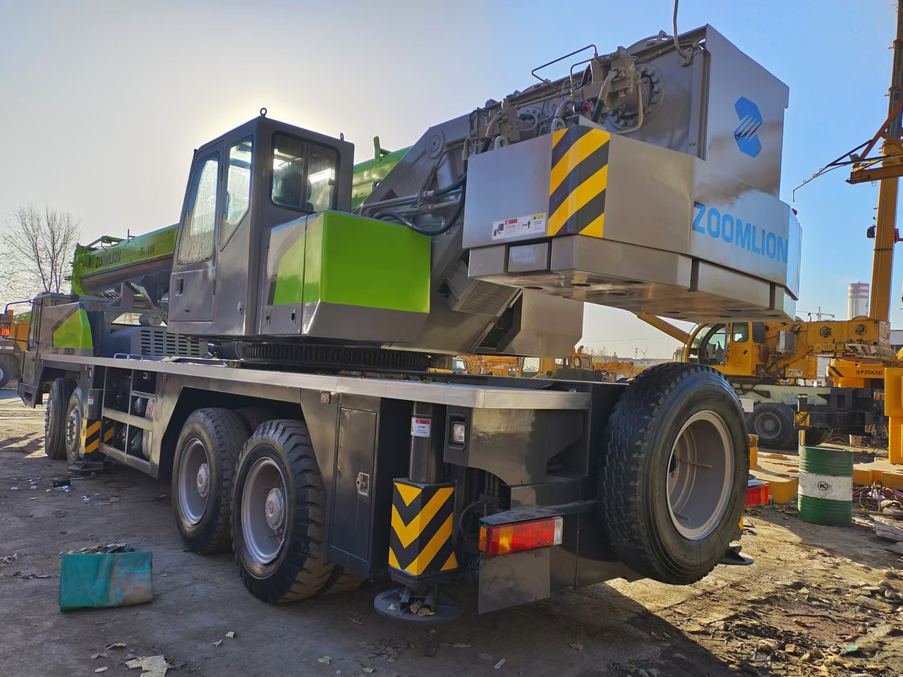 Zoomlion ZTC700V - Derek bergerak: gambar 2 Zoomlion ZTC700V - Derek bergerak: gambar 2